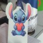 📱 حامل هاتف مطبوع – شخصية ستيتش (Stitch) فوركس (18×7 سم)